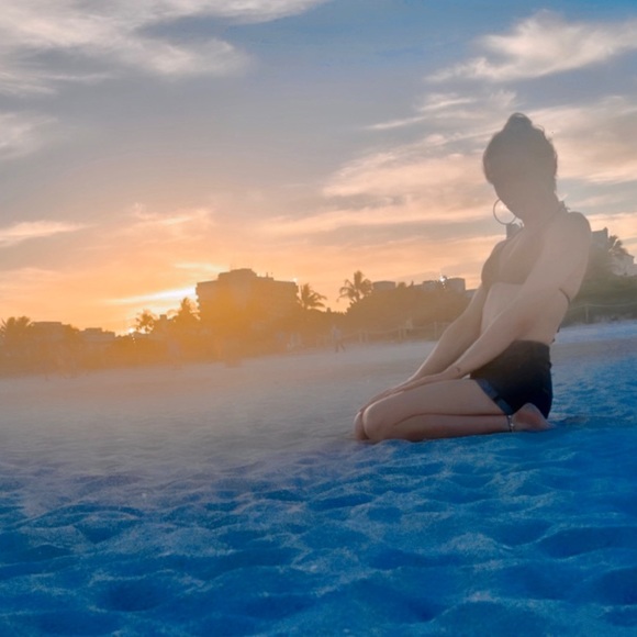 Meet your Posher, MONA! 💖 - Picture 4 of 7